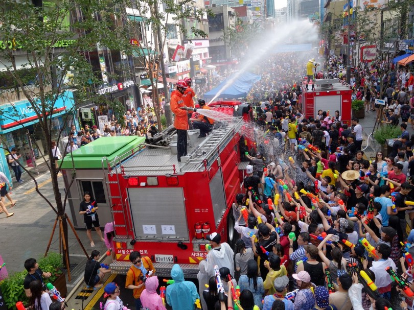 sinchon water festival 2.jpg